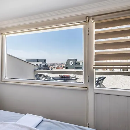 Hotel Taksim Trust