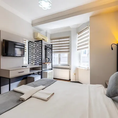 Hotel Taksim Trust