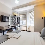 ホテル Taksim Trust